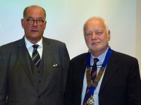 Peter Ackroyd MBE with HTS President Stephen Sheard.